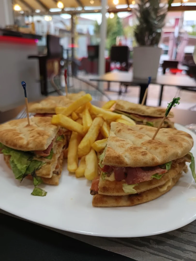 Rania's Gyros Pizza Bar · Photos 4